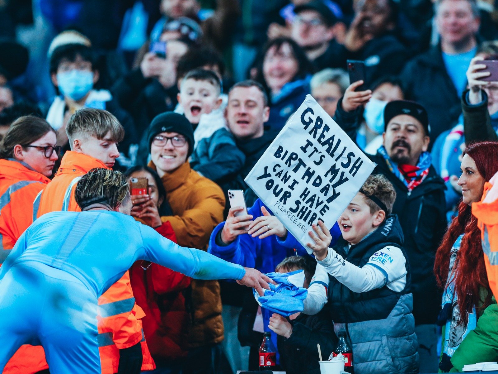 乔治更低的 乔治更低的