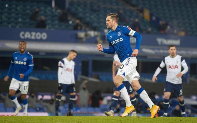 西海岸区领导：中超各队运营都很困难，政府部门必须要支持（西海岸区领导称中超俱乐部运营艰难，呼吁政府部门加大支持）